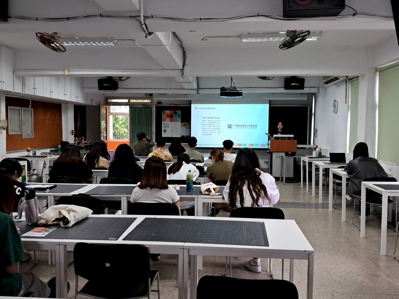 059949b8 1377 4fc0 93e6 38e724d6b4bd