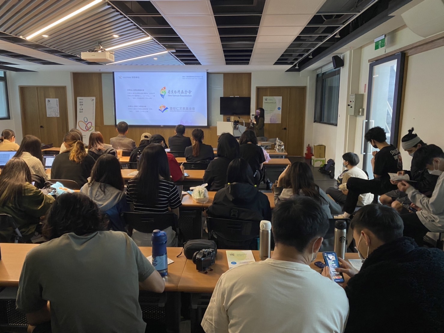 16f64636 30e9 4846 bd3f 7bc94db2b9f3