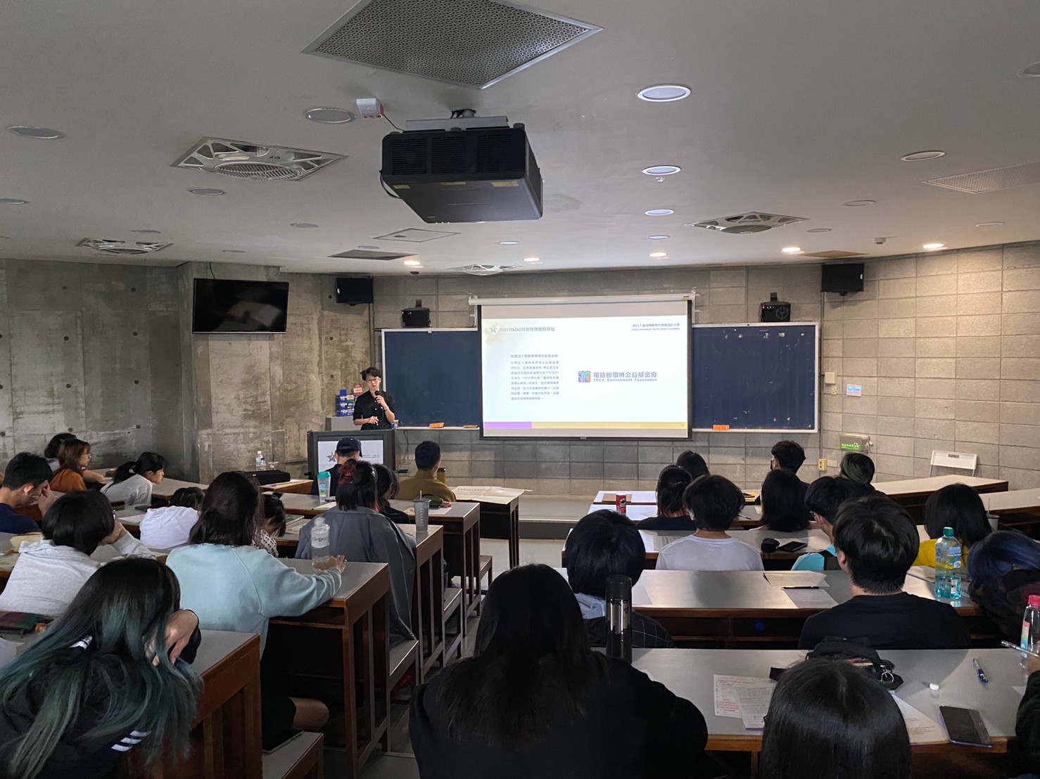 1c01a7f3 fc10 4d4f a90f be5da052eea6