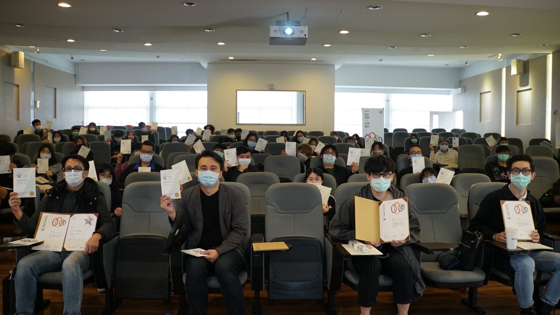 222e10e3 fd7e 4eb2 8fe9 6f168f744e0c 1