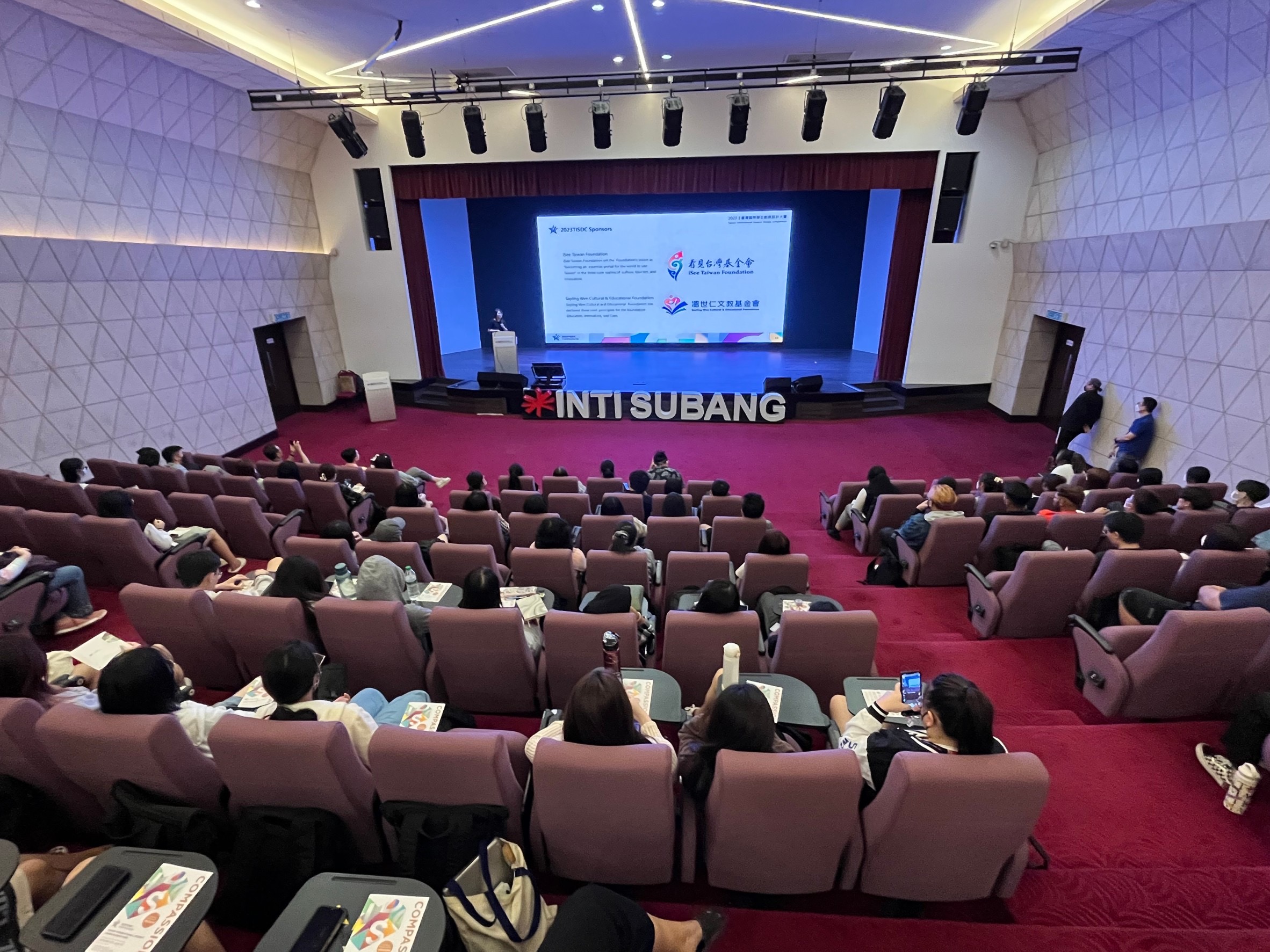 27a7f2bb 0e4d 4961 a8ba aef95a4ac546