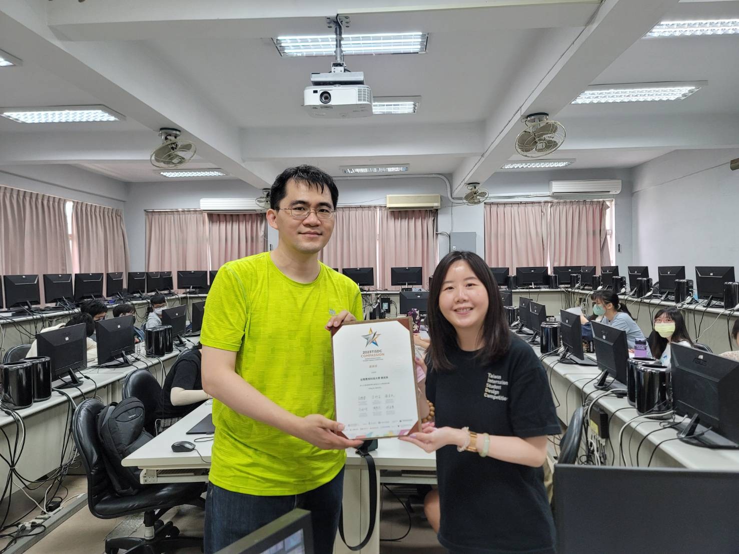 2e282d49 2078 44c5 a425 9b34676304b9