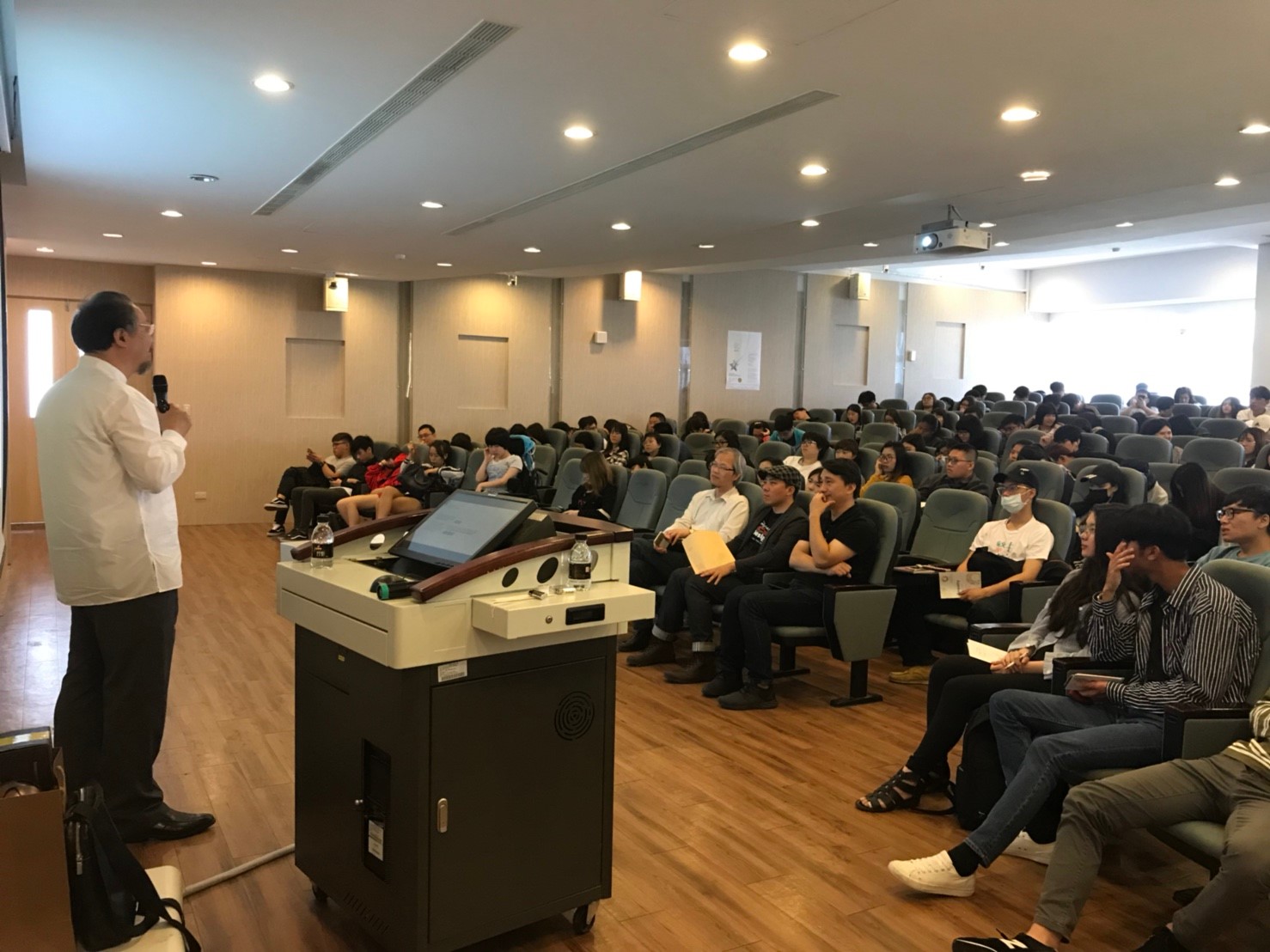 3b7e1034 0b03 4c2e b603 e3b57da7809e 1