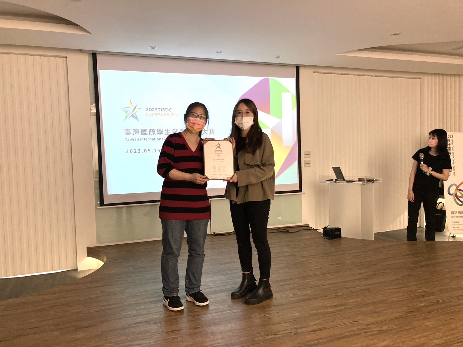 5e9f51fc da11 43d2 9085 d89017b5997b