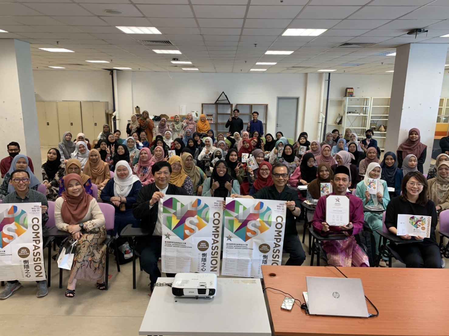 8a75931d 0990 4de1 9942 8face39c4f3e