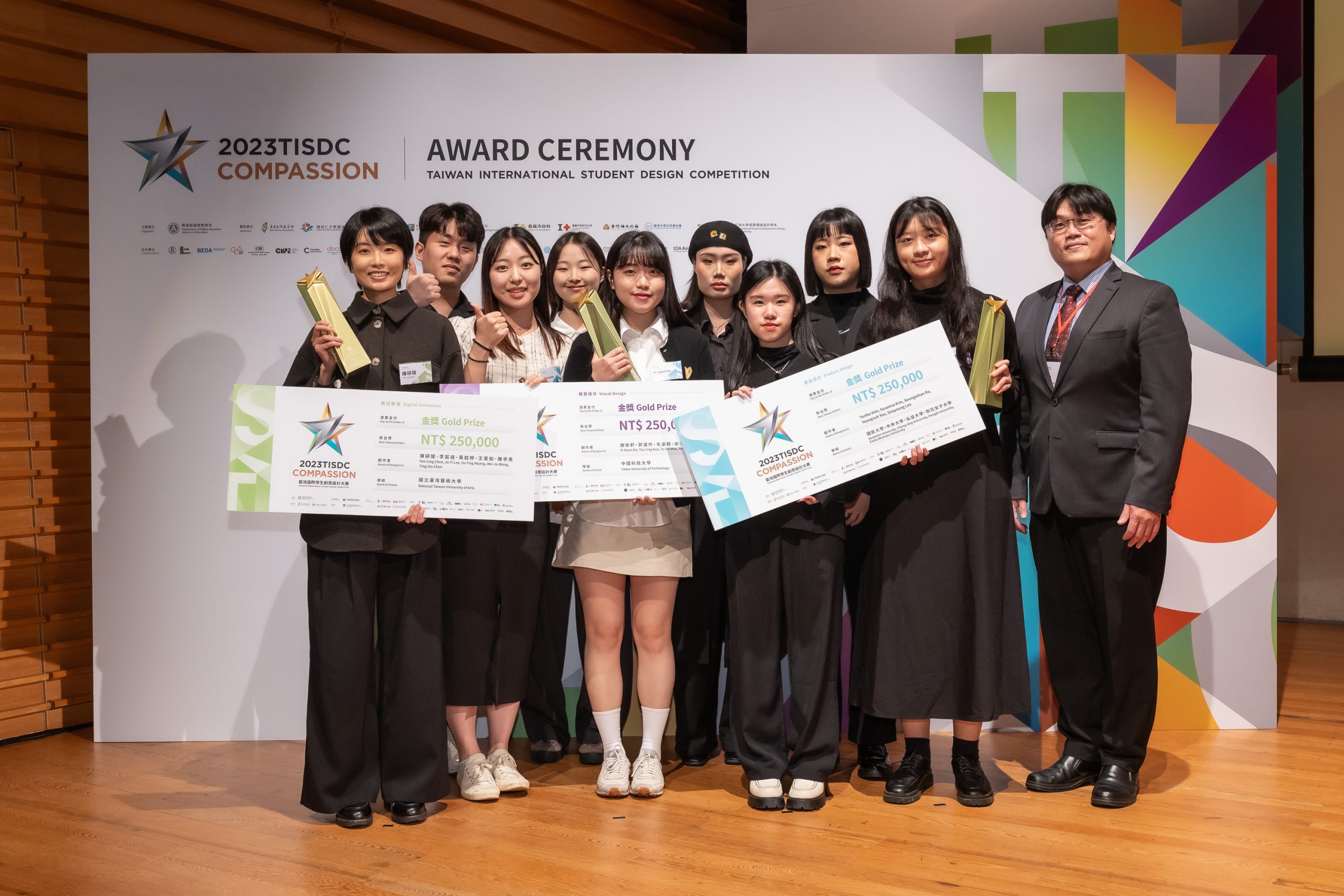 8d43f860 04b5 4b56 8e32 631a0d311092 scaled