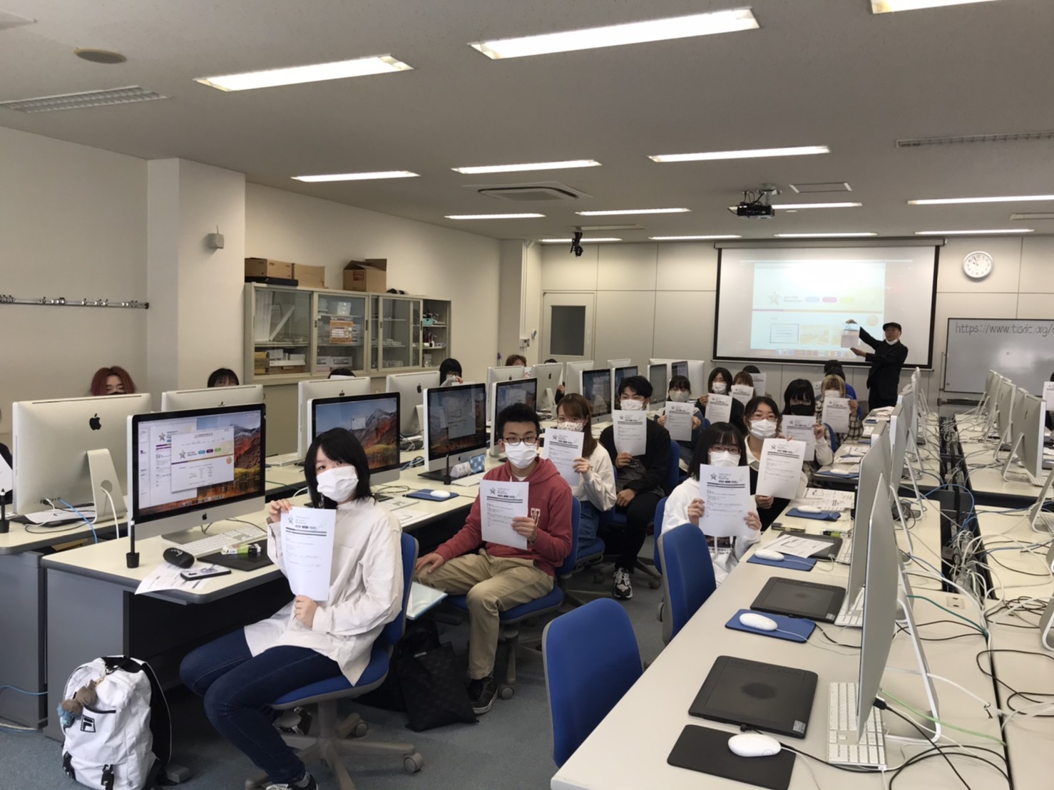 909fcc8e 37b1 4dc1 a142 c43e5096f826