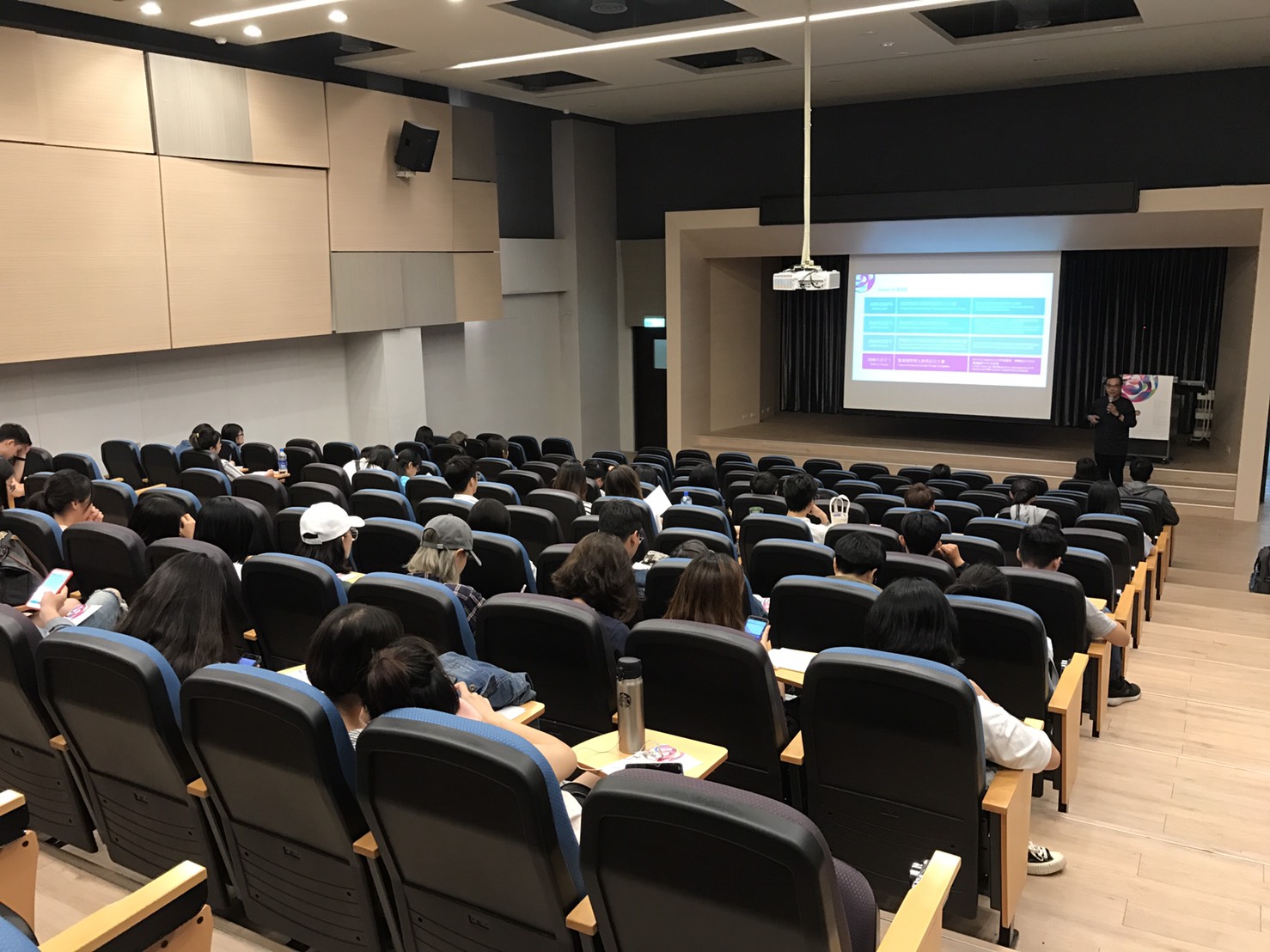 ac6932cd 7585 431e 8f09 d3d5aea057ce