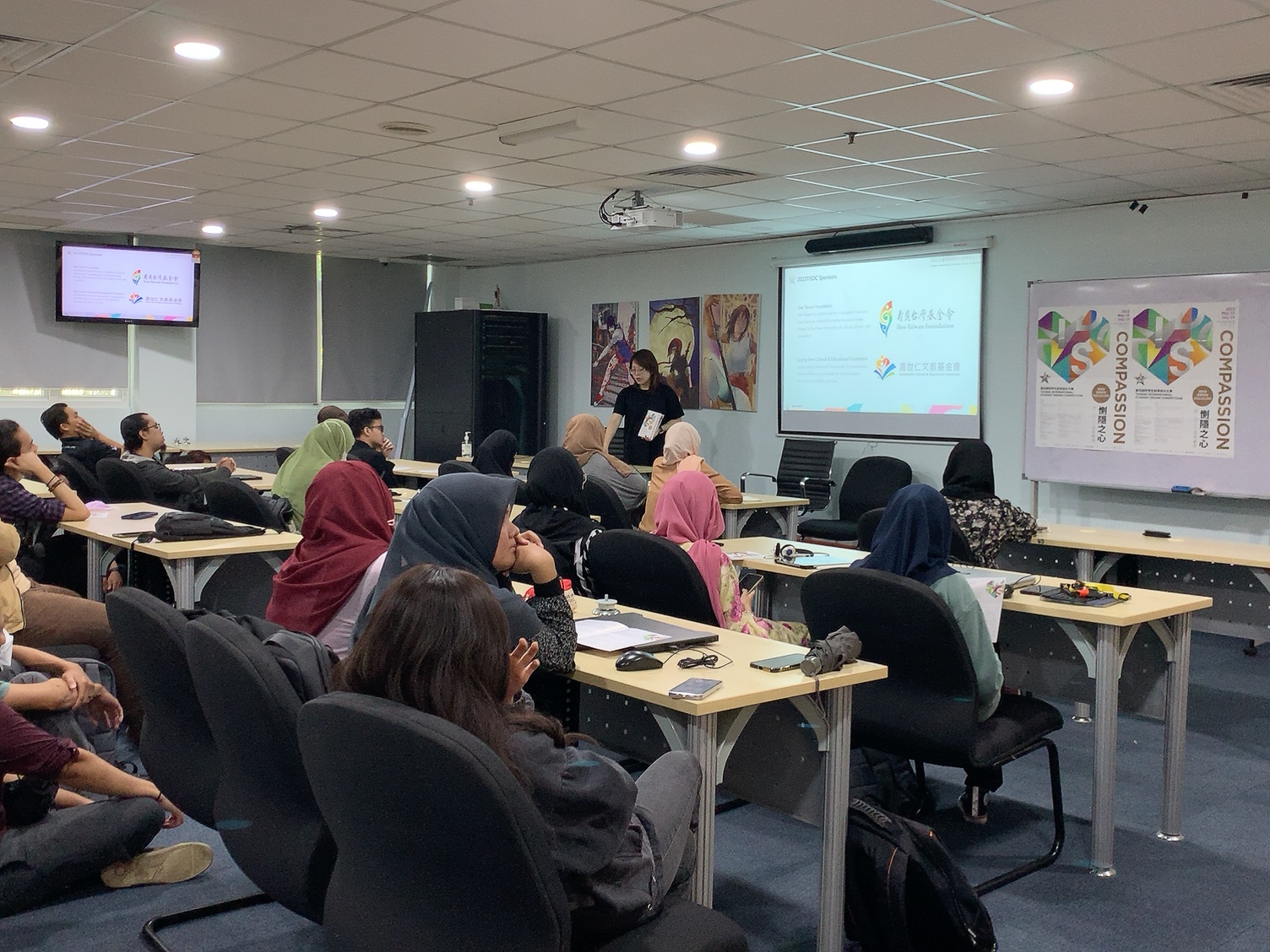 acbb092d 1c80 4dc2 8523 94c79b7fde41