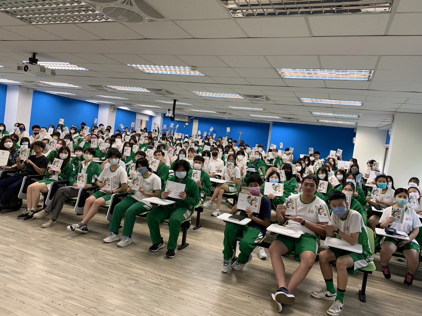 b5f7b2c7 6db4 440e 8448 2bf1f349e171