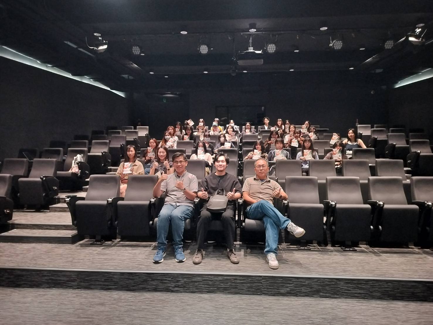 c721a232 4e6d 4996 ae68 c9139b79afd8