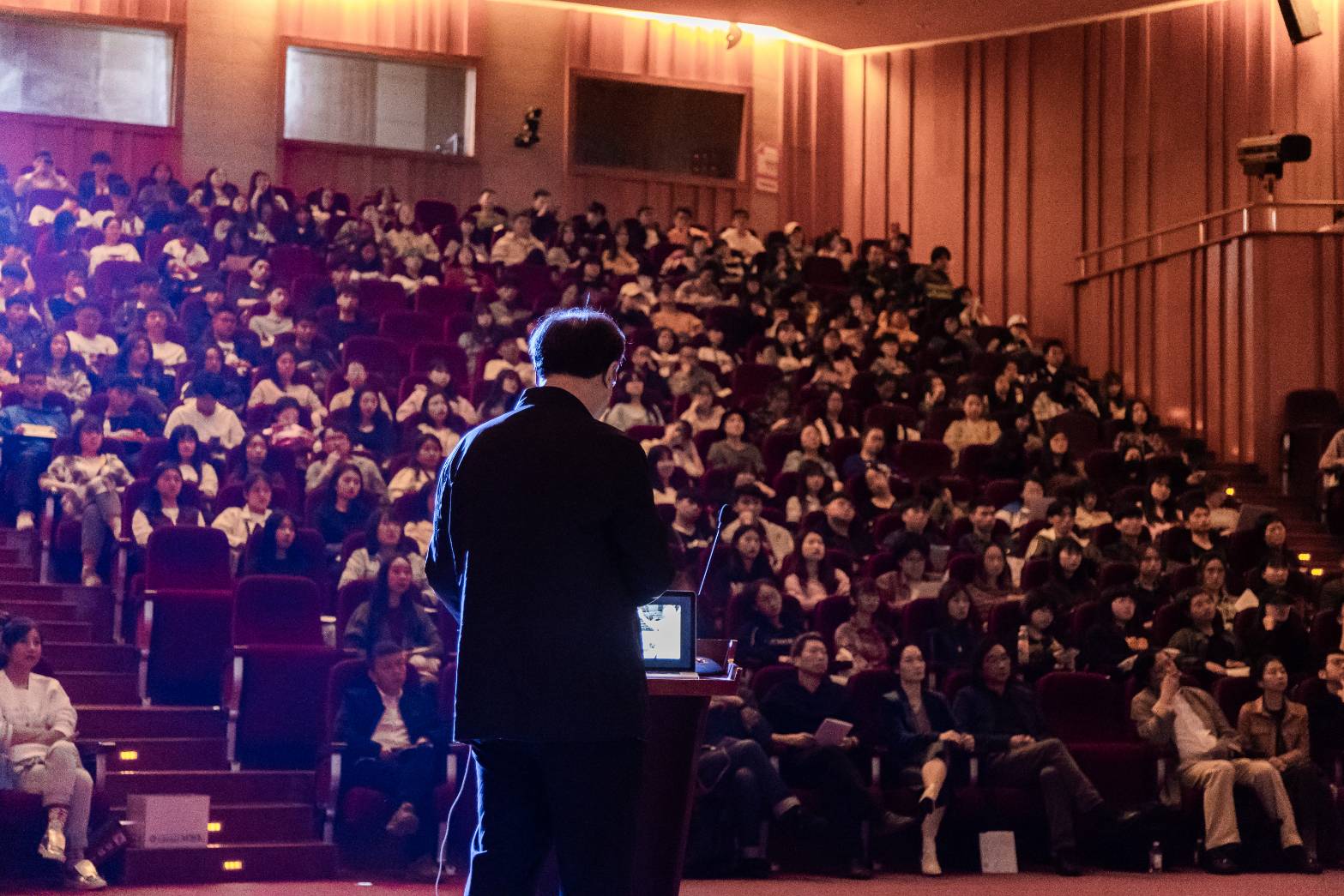 c8e9633d 1a1b 4a51 8228 396ce9d6d085