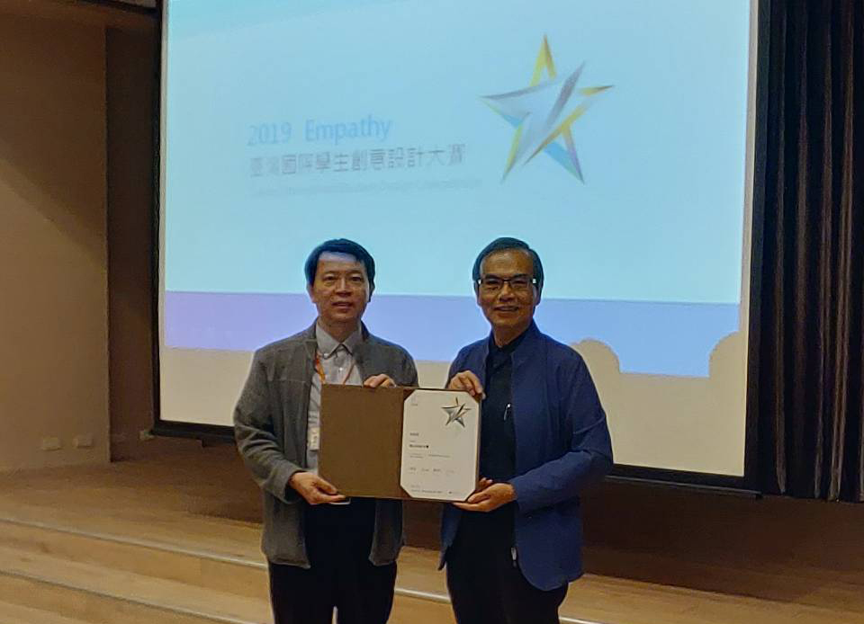 cd3a4f44 64dd 45b5 b974 ffa5c8b1d43f