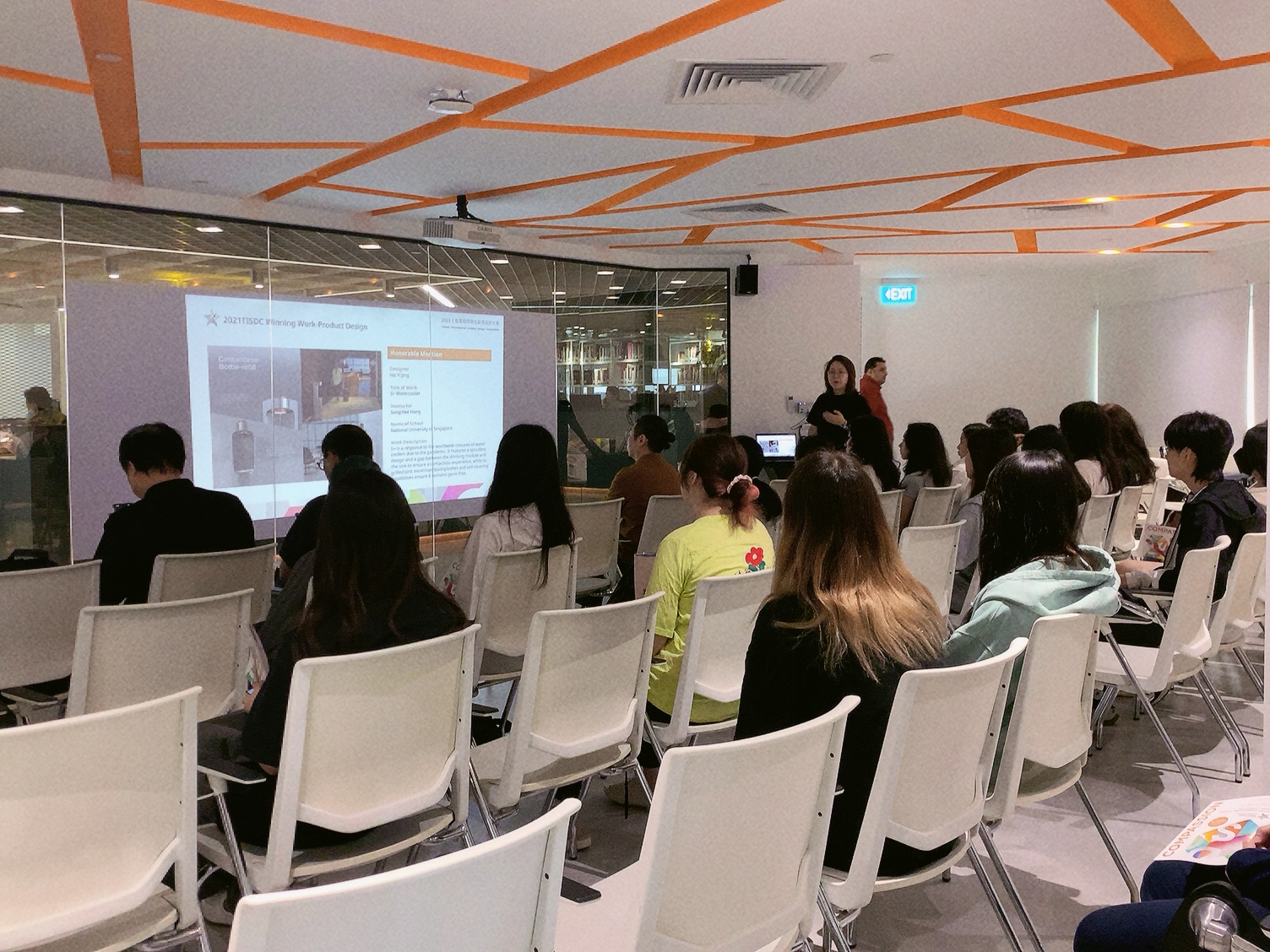 d92eb3a3 7efc 40f9 80c4 120cb4ab34f9