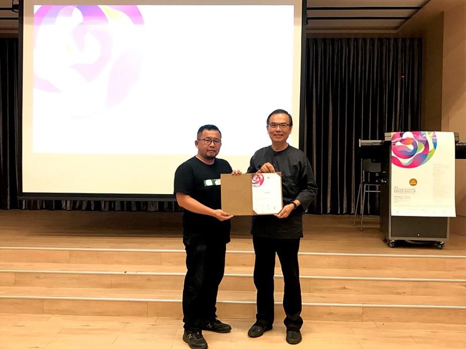 de3b00dc 8ed9 498f 83bd 2cfb42702de3