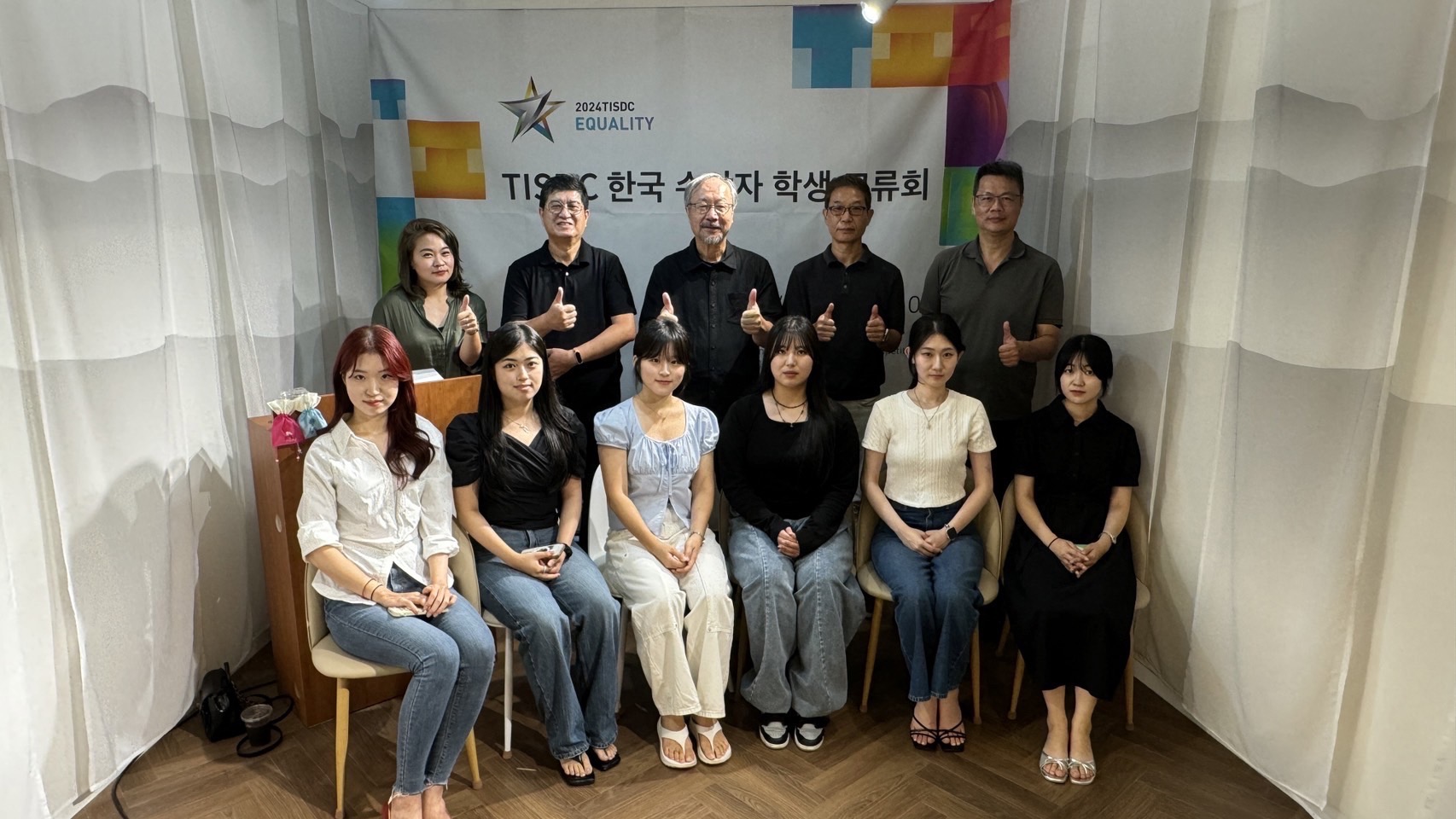 df92f1db b582 44c7 a2b1 43e244cdcba3