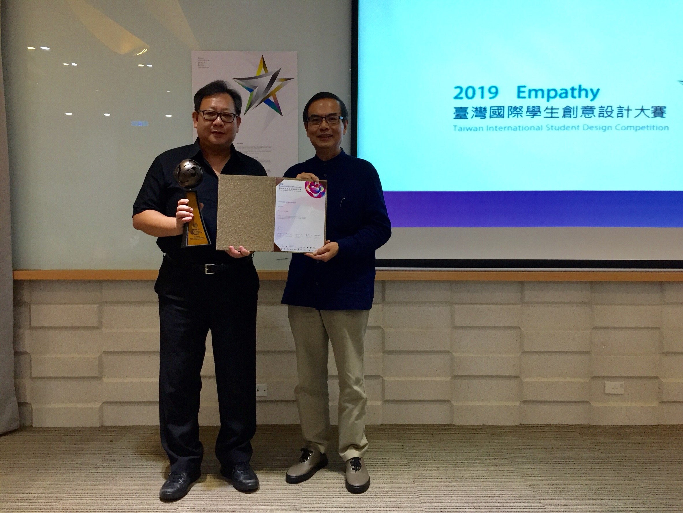 eb713b54 a675 4c70 bee6 e7fe9d5420e9