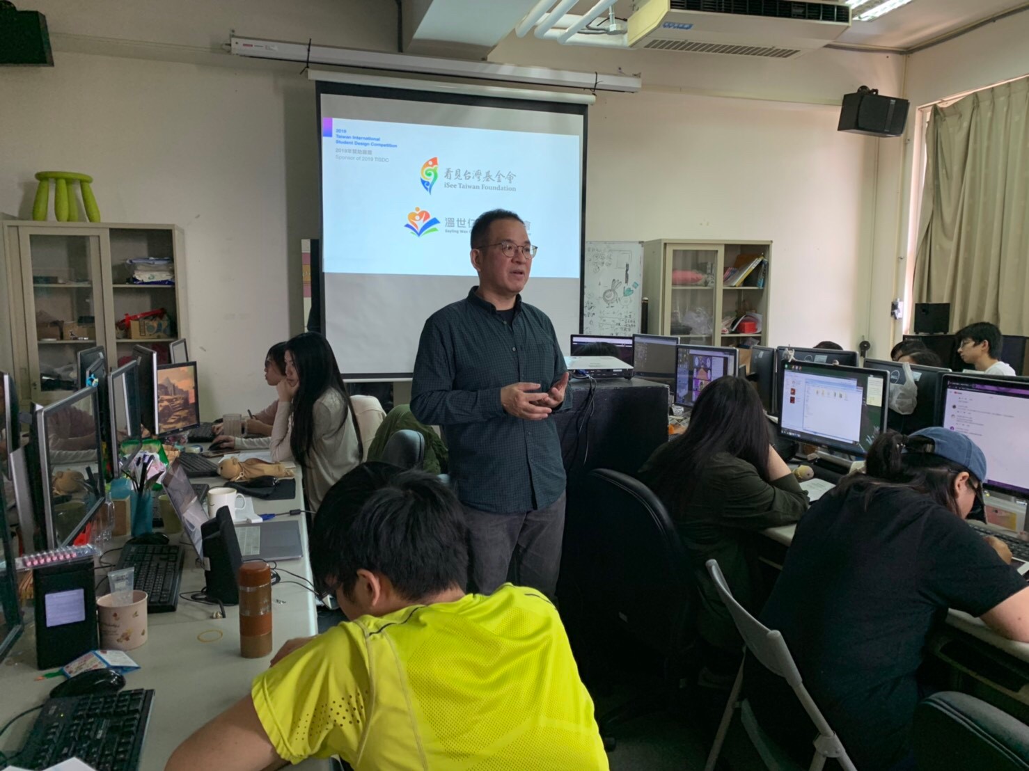 ee21c88e 0f21 4b7d 85a6 38741d937504