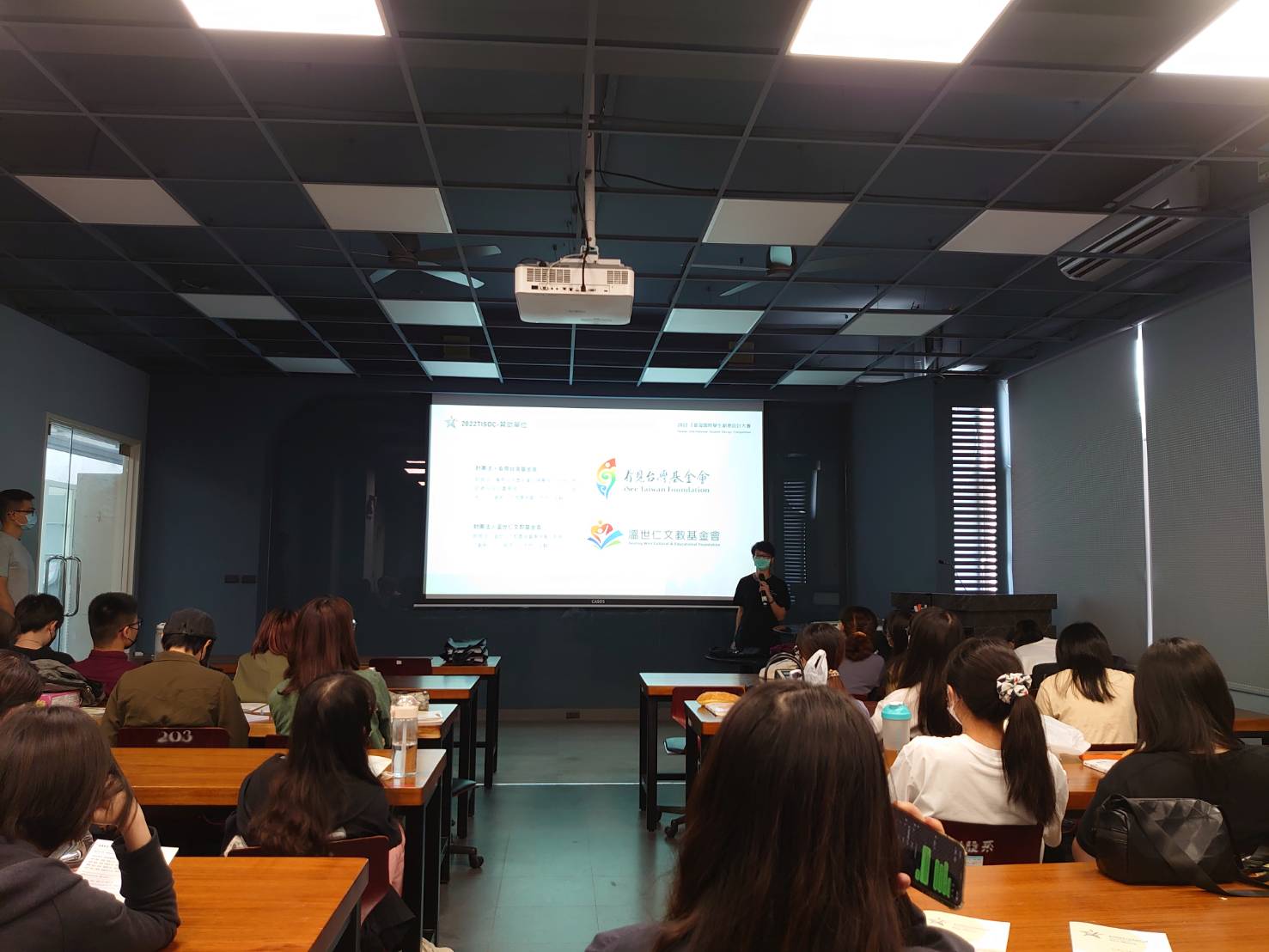 f5cb2180 11e5 4d16 ba94 05db920326ef