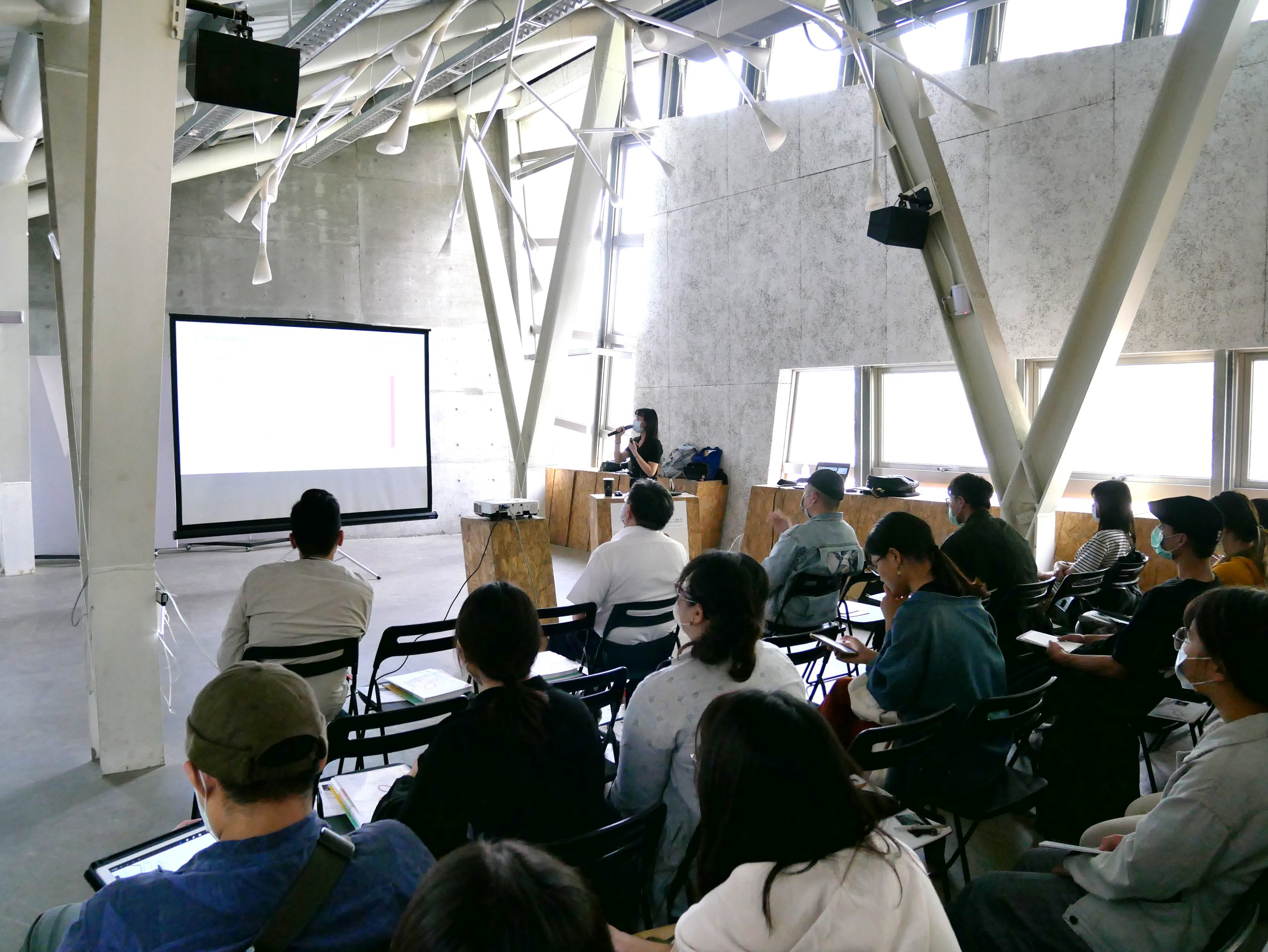 fbac5a51 d932 4342 b989 eb166524c074 scaled