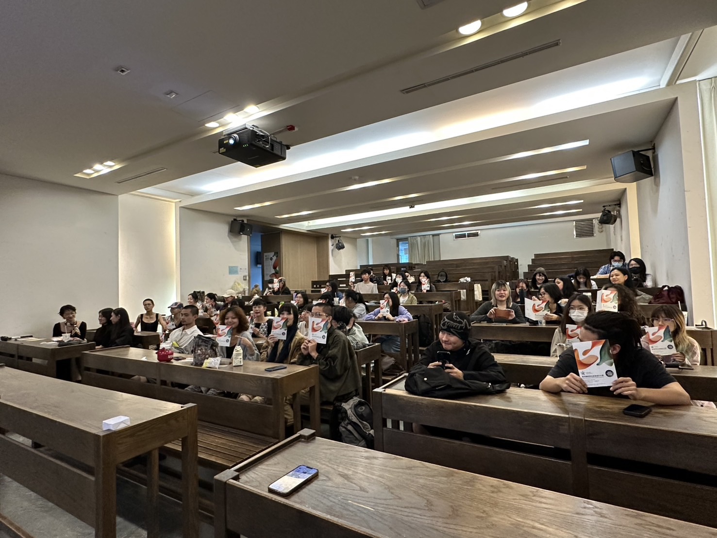 fdaf5f93 d541 4d99 84a6 b268c7dbf98d