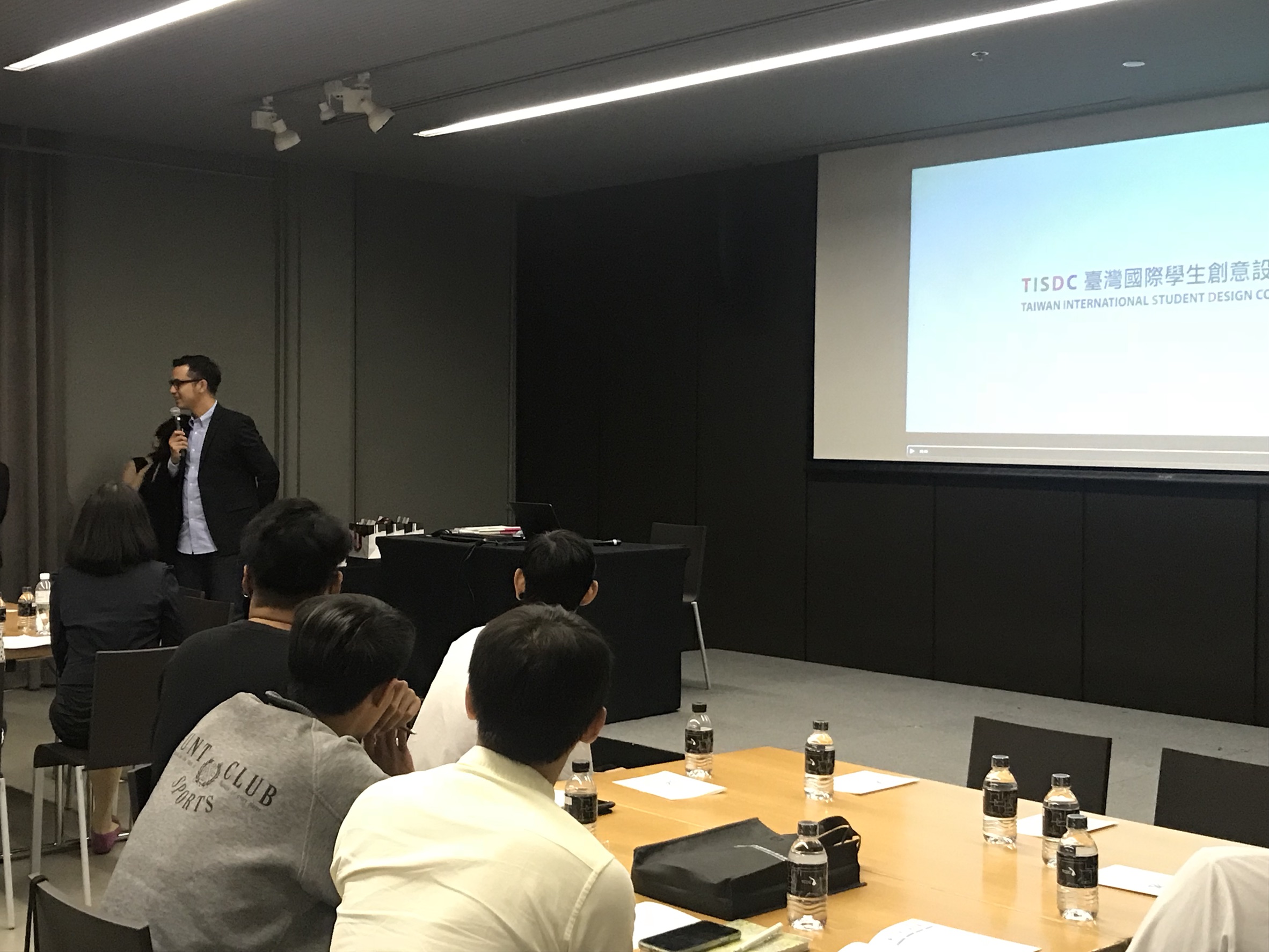 fee0741f e2ce 4eb9 893d 820b292c92b3